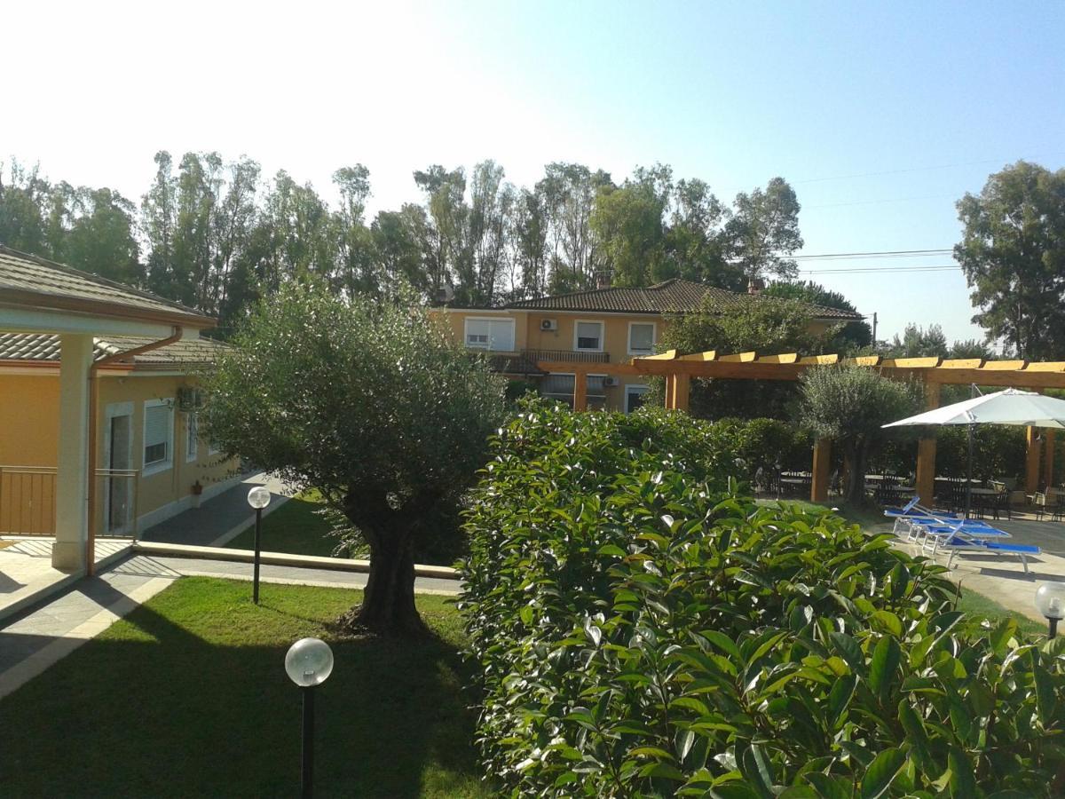 Hotel Villa Aurora Latina Exterior foto